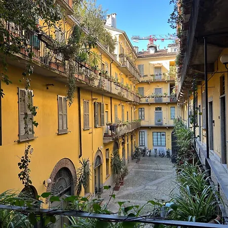Daire Bilocale Red House - Two Red House, Cosy Flat Milano