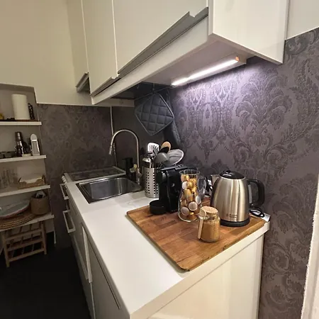 Daire Bilocale Red House - Two Red House, Cosy Flat Milano