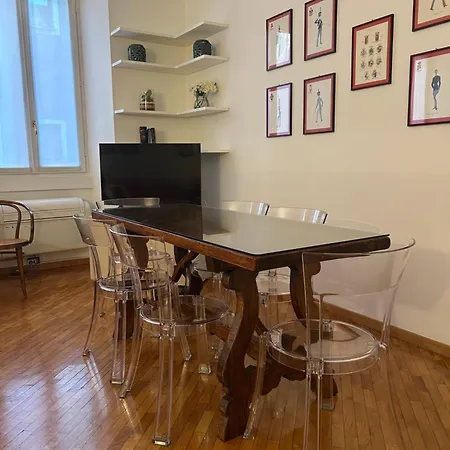 Daire Bilocale Red House - Two Red House, Cosy Flat Milano