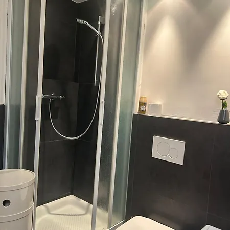 Bilocale Red House - Two Red House, Cosy Flat Daire Milano